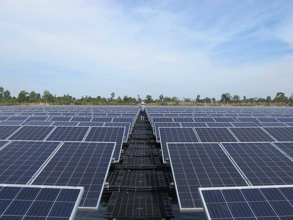 Introduction of 14MW floating solar power system in